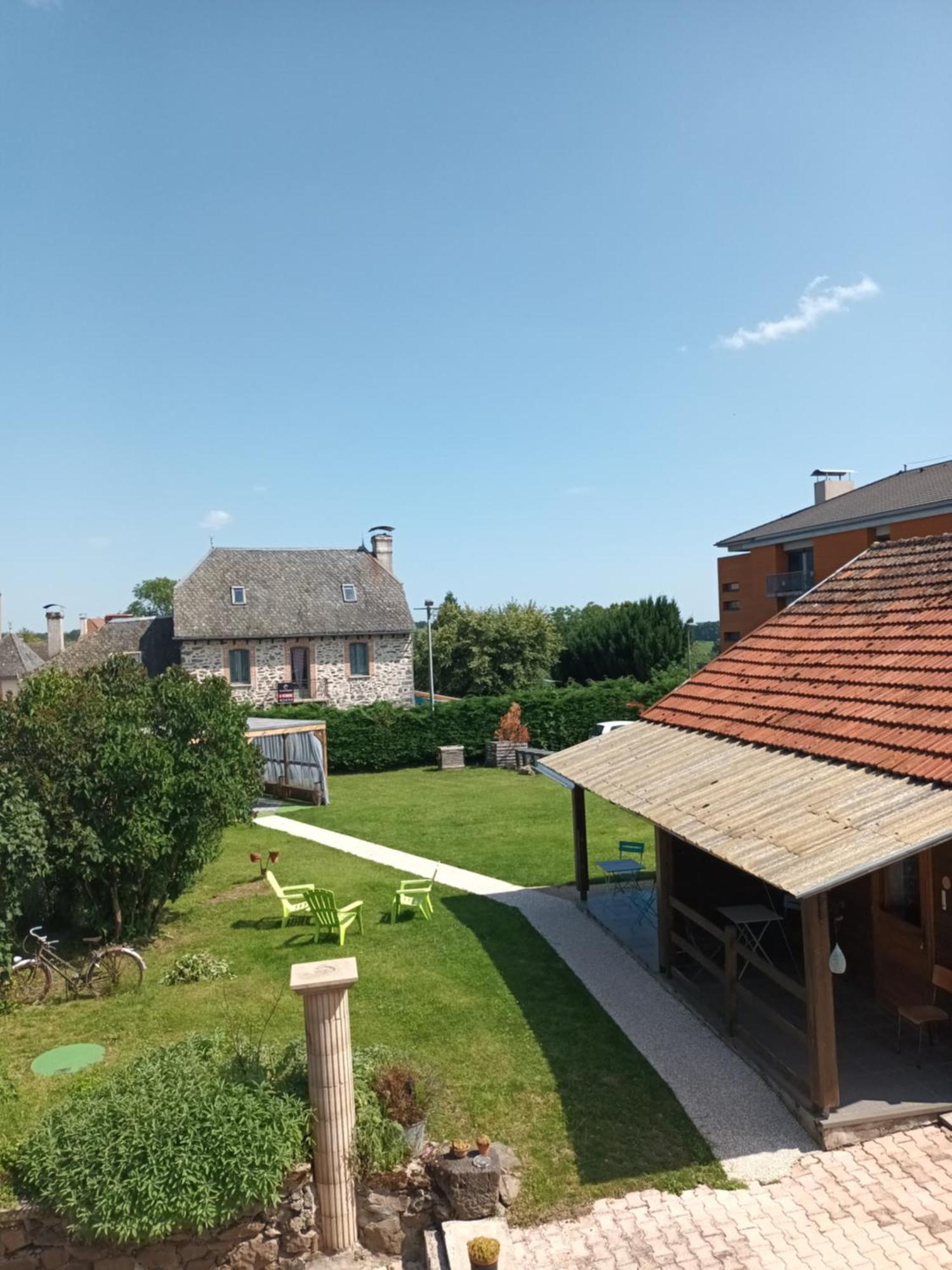 Le Miraillet, gîte Saint-Illide Extérieur photo
